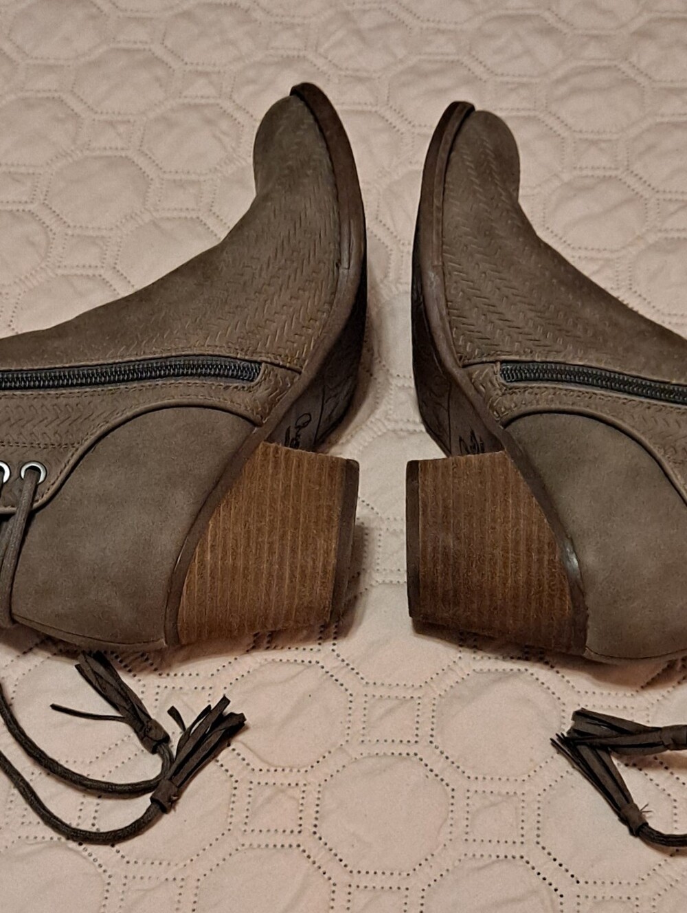 Roxy Women’s Taupe Ankle Boots - Textured Zip Booties 9.5 - Picture 3 of 6